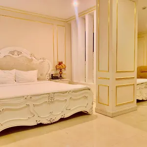 Tuyet Son Hotel