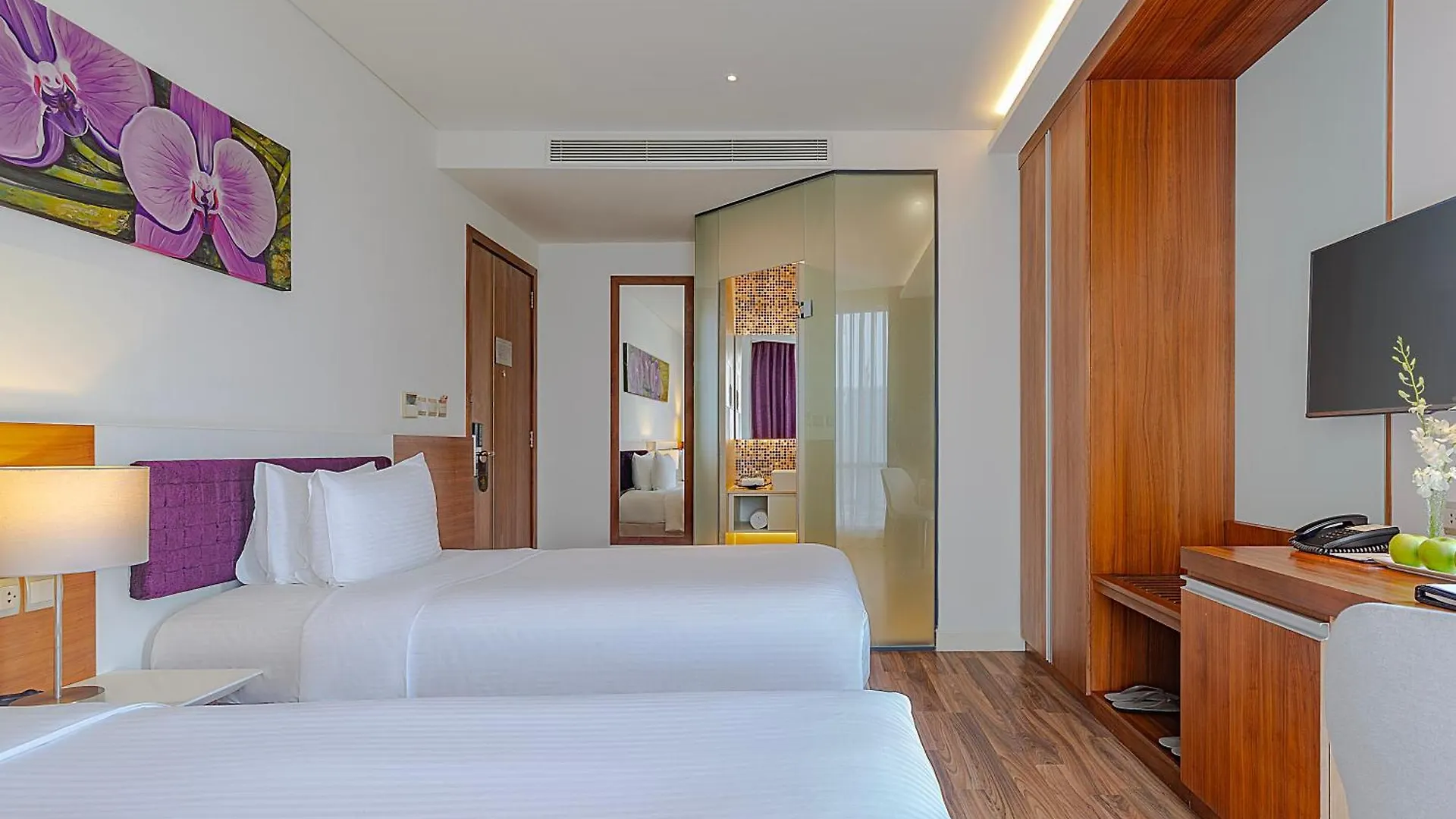 Vanda Hotel Da Nang 4*,